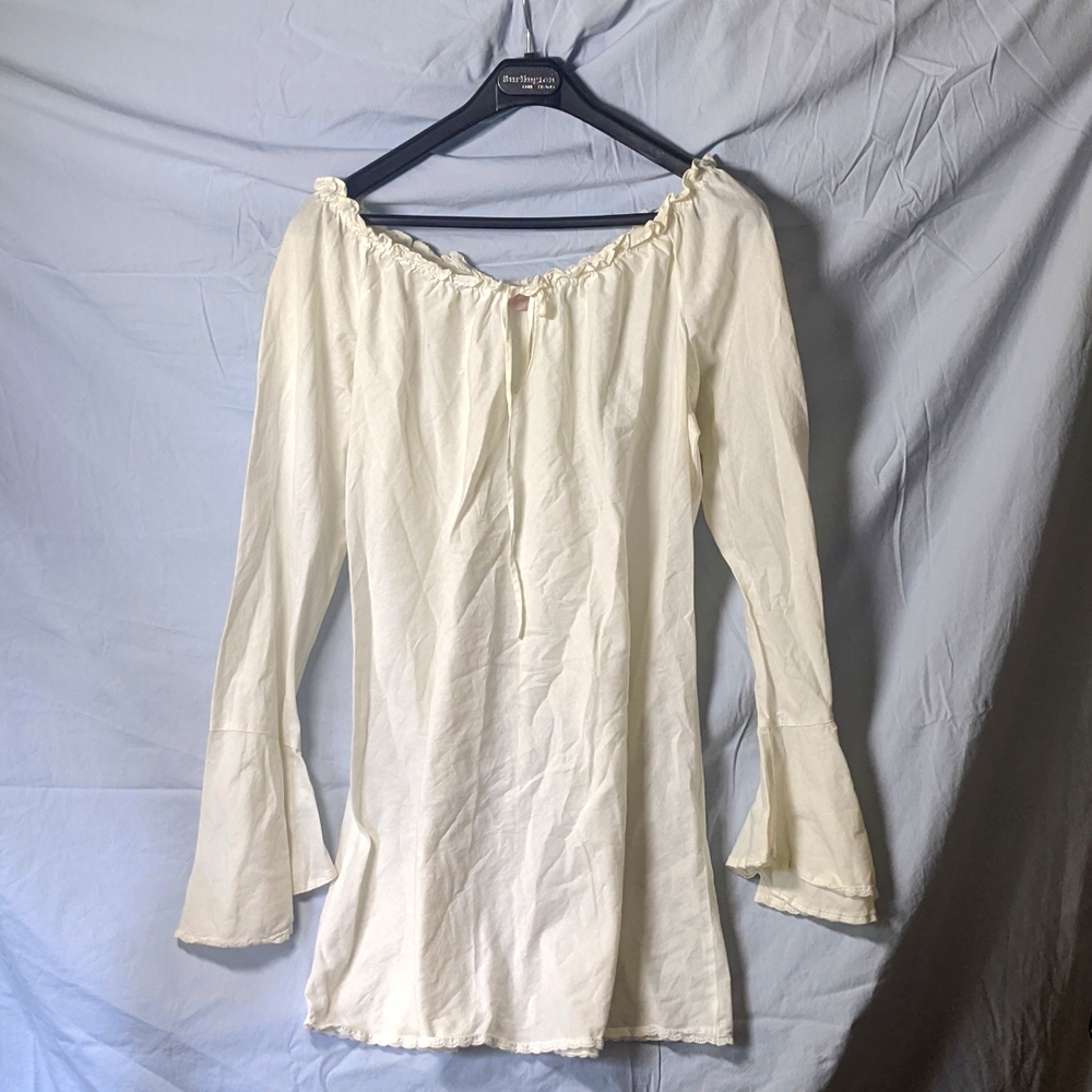 Victoria's Secret peasant blouse style nightgown